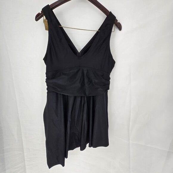 629-6 Torrid One-Piece Swimsuit V-Neck Black Asymmetric Skirt Size 1 (14/16) - Picture 4 of 11